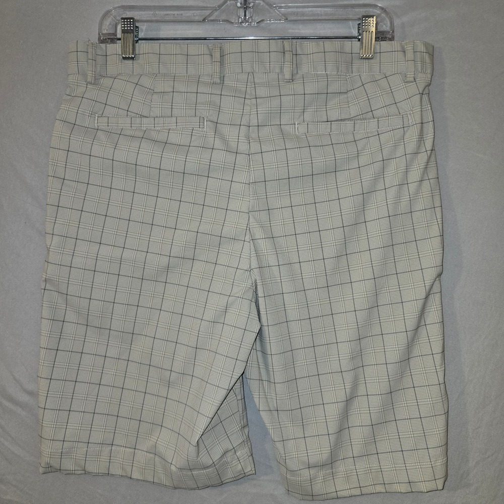 Greg Norman Golf Shorts 34 Mens Beige Plaid Flat Front Performance Stretch - Picture 6 of 7